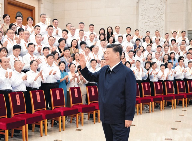 On September 9, 2024, Party and state leaders including Xi Jinping (Xí Jìnpíng 习近平), Li Qiang, Cai Qi, and Ding Xuexiang met representatives participating in activities celebrating the 40th Teachers' Day and recognizing advanced collectives and individuals in the national education system in Beijing. Photo by Xinhua News Agency reporter Li Tao.