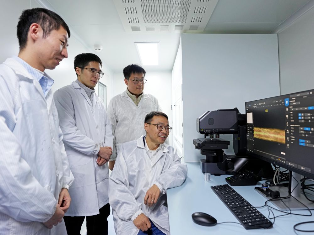 Fudan University fiber chip research team